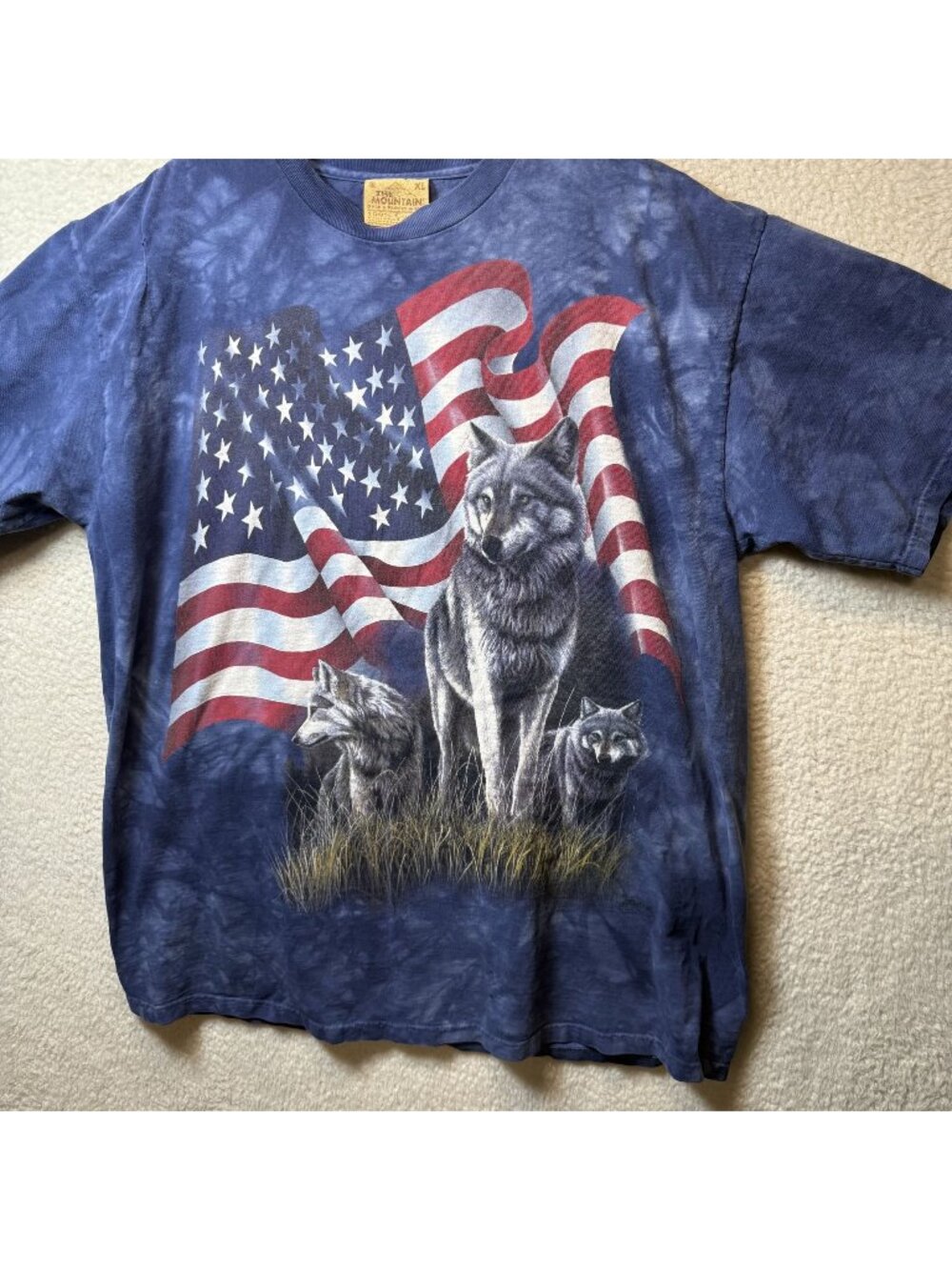 Vintage The Mountain XL American Flag Wolves Graphic T-Shirt Blue Tie-Dye READ